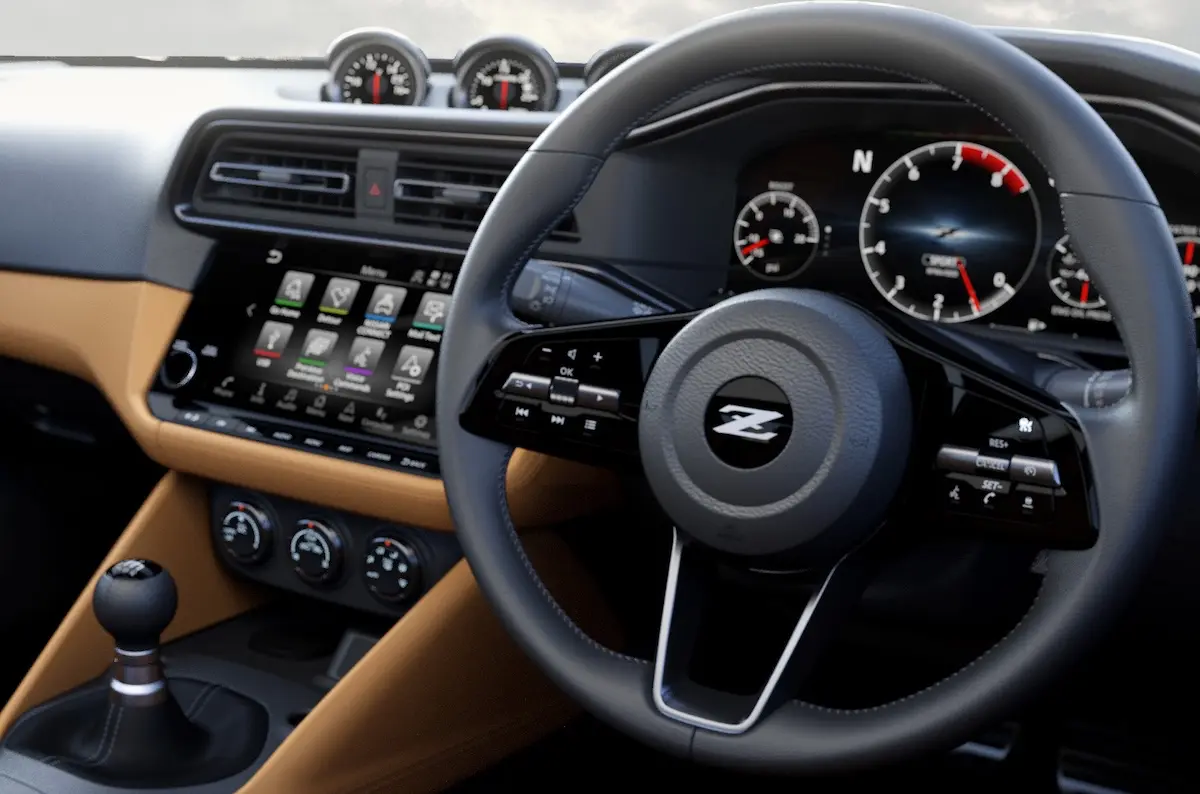 フェアレディZ 2026 6MT 室内2 拡大 差替後