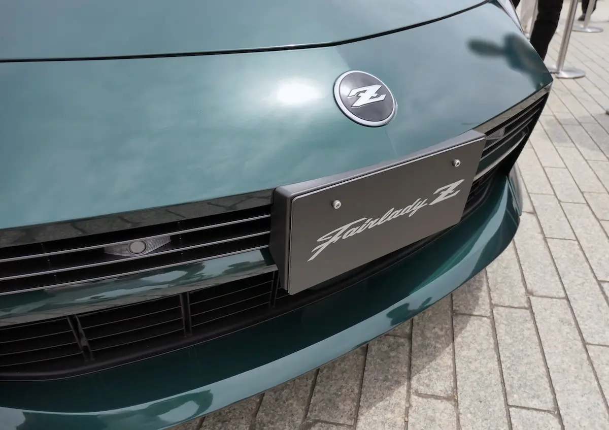 RZ34 フェアレディZ 2027年型 基準車 中央右前