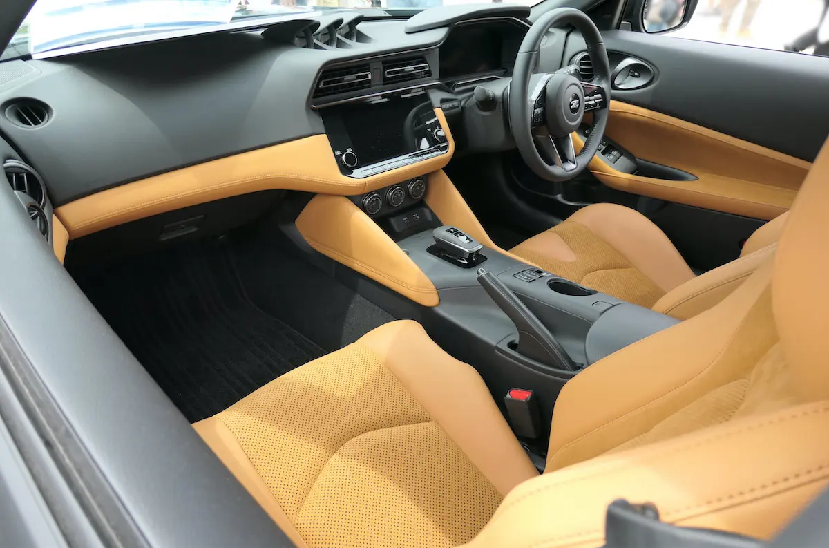 RZ34 フェアレディZ 2027年型 基準車 内装助手席側
