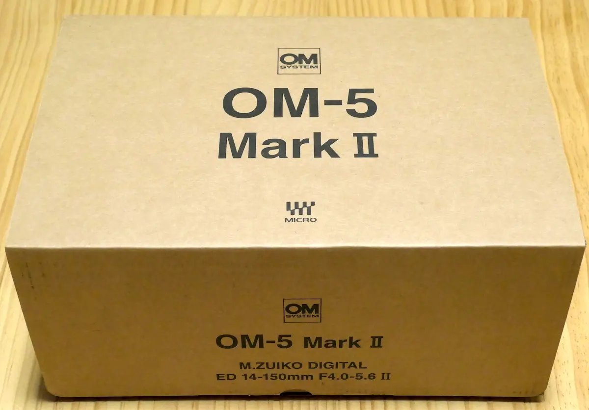 OM SYSTEM OM-5 Mark IIの箱